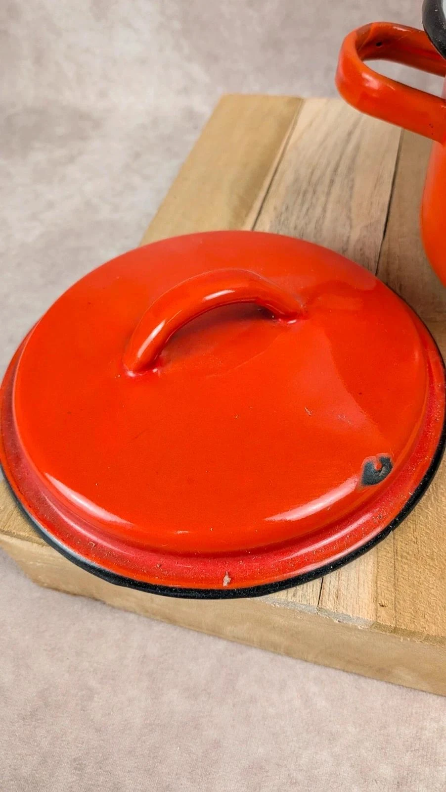 Petite cocotte vintage en fonte émaillée – photo 3